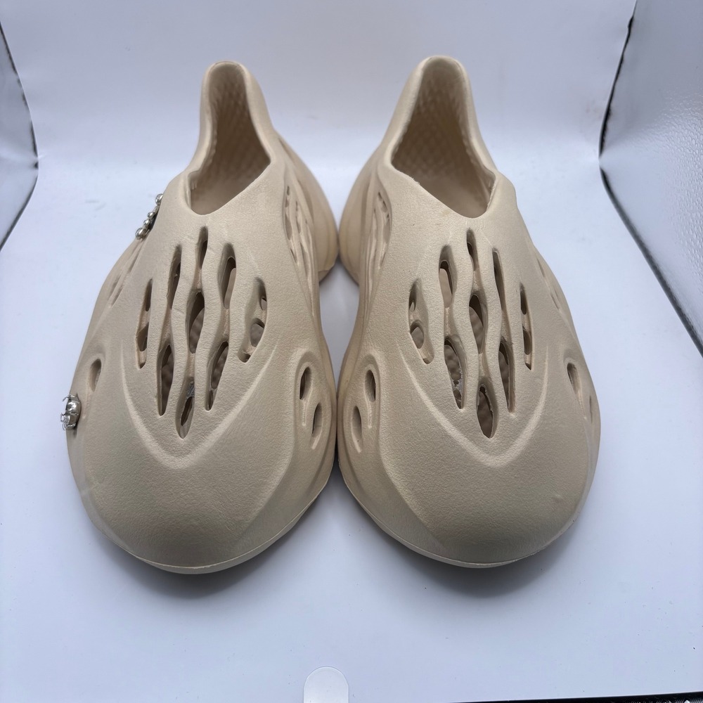 Riley Chain Foam Clog Slip On Sand Beige Mens Size 10 Charms Shoes